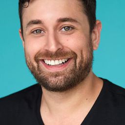 Kurt Conroyd - 那時候，我只剩下勇敢演員 飾演Greg's Friend