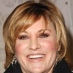 洛娜·勞夫特 飾演 Self