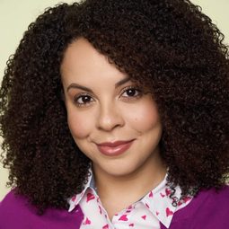 Roxy Rivera - 推動搖籃的手演員 飾演Doctor