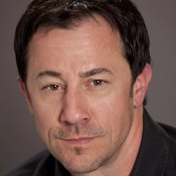 傑夫·沃爾夫 - 復仇者聯盟演員 飾演Tall Thug