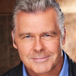 菲利普·莫里斯·海斯 飾演 (voice)