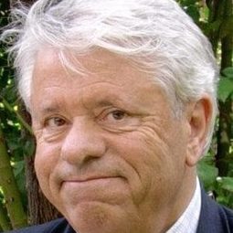 Lino Toffolo 飾演 Giulio Nelio