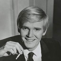 Christopher Matthews 飾演 Frost