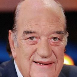 哈珊·霍斯尼 - Lembi 8 Giga演員 飾演Hag Wahdan