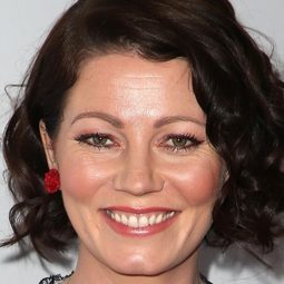 Jessica Oyelowo - 無頭谷演員 飾演Sarah