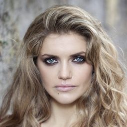 Chiara Bassermann - My Tennis Maestro演員 飾演Francesca