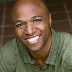 Panama Redd - 天堂旅行演員 飾演Menacing man in car