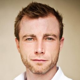 理查·卡松 飾演 Serk