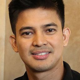 Jason Abalos 飾演 Kiko