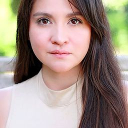 Destiny Soria 飾演 Toby