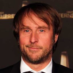 比雅尼·麥戴爾 飾演 Matti