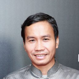 Phoeung Kompheak 飾演 Pa