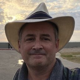 James Moran - 保持關注：大理石黃蜂的故事導演