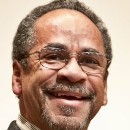 Tim Reid 飾演 Perry Taylor