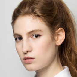 Agathe Bonitzer 飾演 Clarisse