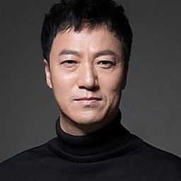 鄭基燮 飾演 Police Corporal Choi