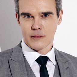 戴爾彤·維克 飾演 Juiz Luiz Ramos