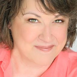 Lorri Lindberg 飾演 Dr. Sanders