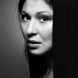 芭哈爾帕斯 飾演 Parvaneh