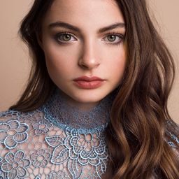 蒂亞尼·柯普蘭 飾演 Edie