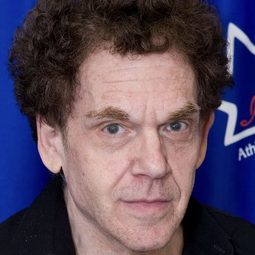 Charles Fleischer 飾演 Roger Rabbit (voice) (archive footage)