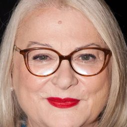 祖絲安巴勒斯高 - L'Esprit de famille演員 飾演Marguerite, la mère d'Alexandre