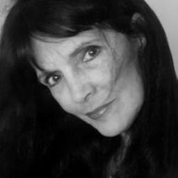 Eslinda Núñez 飾演 Noemi