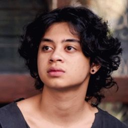巴斯蒂安·施特爾 飾演 Yunus "Buncun" Tauhid Sikumbang