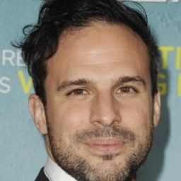 湯戈麥肯 - 大蟒蛇導演