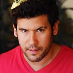 蓋·阿米爾 飾演 Chuma