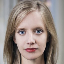 Jeanne Werner 飾演 Ida Ferenczy