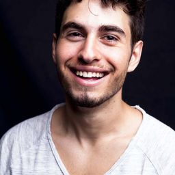 埃洛伊·科斯塔 - 皮膚演員 飾演Cristian