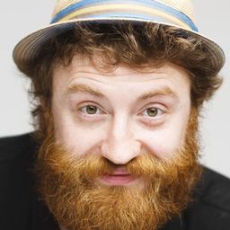 Manuel Burque 飾演 Martin (voice)