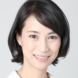 立原麻衣 飾演 Shizuka Asakawa