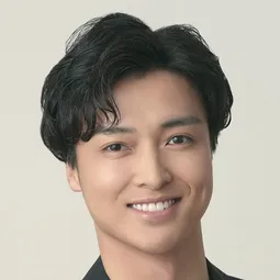 栗山航 飾演 Piers Nivans