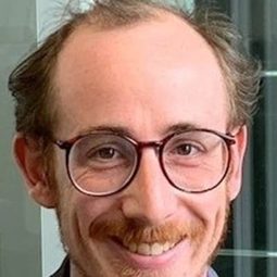 Bertrand Poncet - 夏夫人的巴黎夢演員 飾演Monsieur Carré