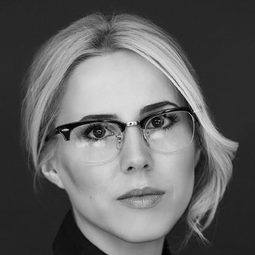 克莉絲蒂納·雅各 - 鬧事的愛情導演