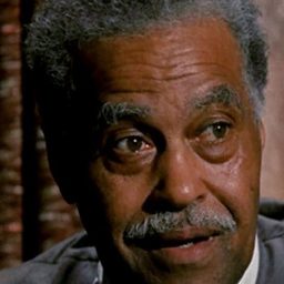 Robert Earl Jones 飾演 Sam Johnson (uncredited)