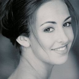 Jesse Draper 飾演 Dog Walker