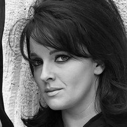 Lisa Gastoni - Sacred Heart演員 飾演Eleonora