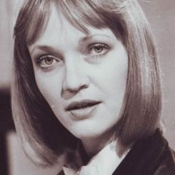 Jana Shelden 飾演 The Nurse