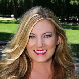 Nancy Lynette Parker - 邪靈劇場演員 飾演Agnes (Witch #1)