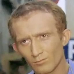 Ernesto Colli - 米蘭九口徑演員 飾演Alfredo Bertolon