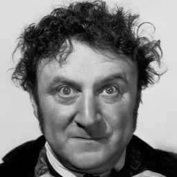 Herman Bing 飾演 The Ringmaster (voice) (uncredited)