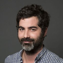 Frank Bellocq - 非常籃團演員 飾演