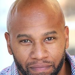 Maurice Hall - Pet Investigators演員 飾演Carl Lanigan