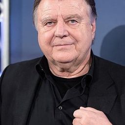 Lukas Resetarits 飾演 Ludwig Haumer