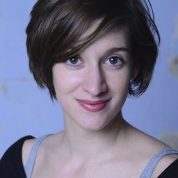 Marta Dancingerová 飾演 