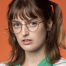 Chloe Troast - 古德里奇演員 飾演Chloe