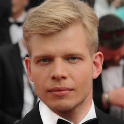 Daniel Horvath 飾演 Surgeon